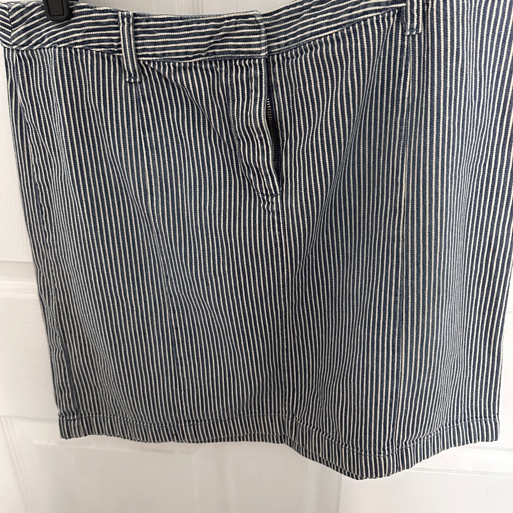 Navy and white Ann Taylor loft skirt, size 12